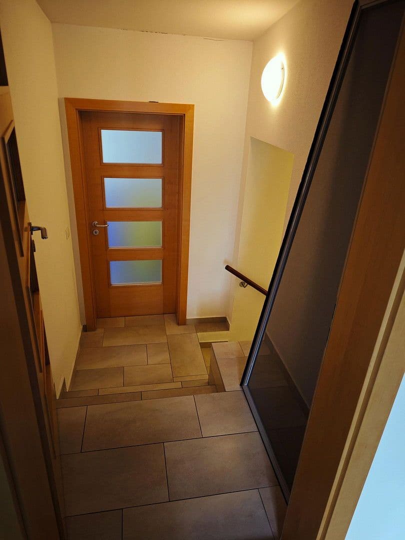 Predaj domu 144 m², pozemek 660 m², Burgkirchen a. d. Alz OT Hirten, Bavorsko Predaj domu 144 m², pozemek 660 m², Burgkirchen a. d. Alz OT Hirten, Bavorsko