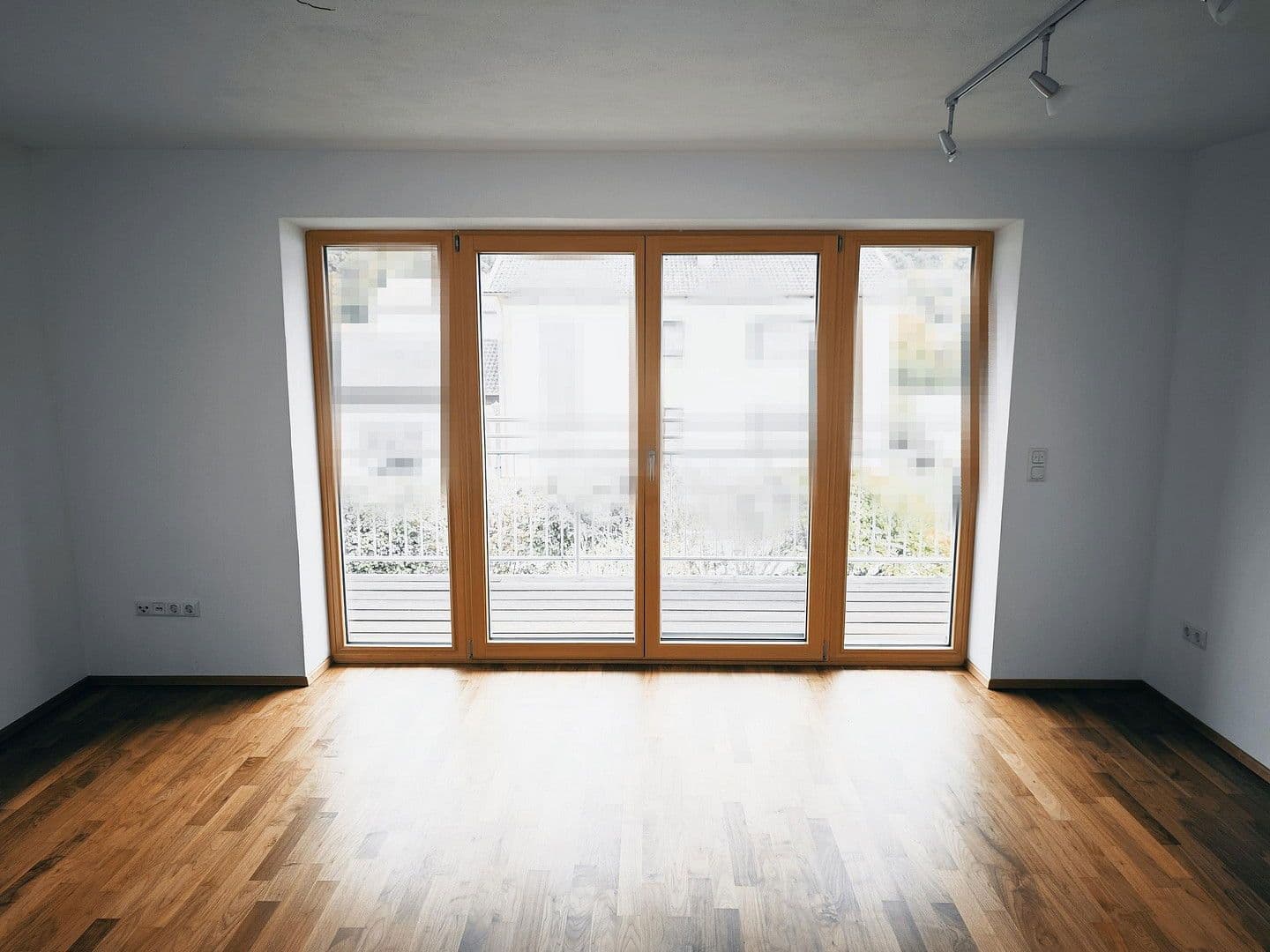 Predaj domu 144 m², pozemek 660 m², Burgkirchen a. d. Alz OT Hirten, Bavorsko Predaj domu 144 m², pozemek 660 m², Burgkirchen a. d. Alz OT Hirten, Bavorsko