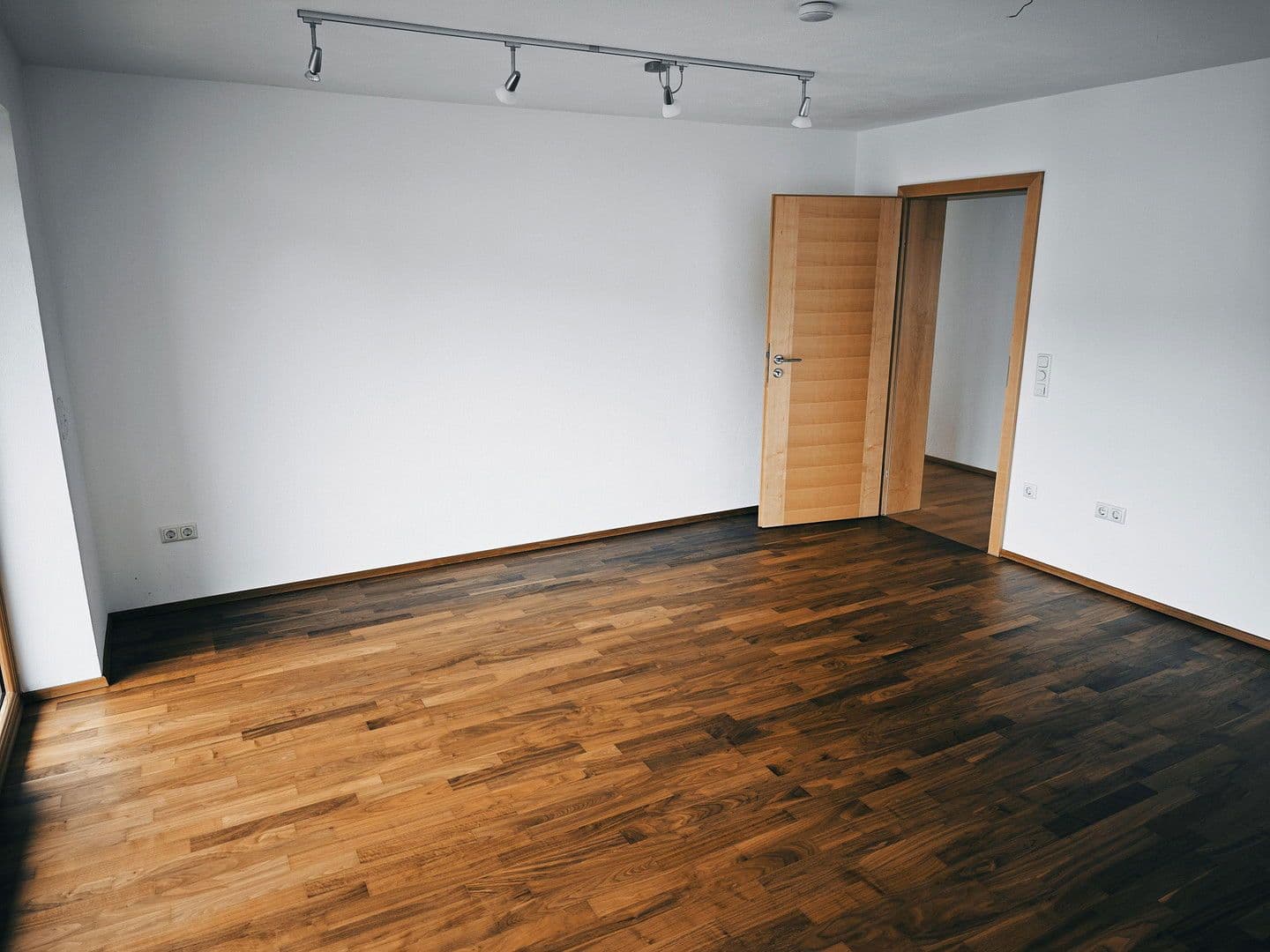 Predaj domu 144 m², pozemek 660 m², Burgkirchen a. d. Alz OT Hirten, Bavorsko Predaj domu 144 m², pozemek 660 m², Burgkirchen a. d. Alz OT Hirten, Bavorsko