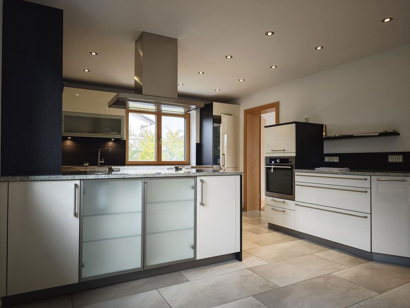 Predaj domu 144 m², pozemek 660 m², Burgkirchen a. d. Alz OT Hirten, Bavorsko Predaj domu 144 m², pozemek 660 m², Burgkirchen a. d. Alz OT Hirten, Bavorsko