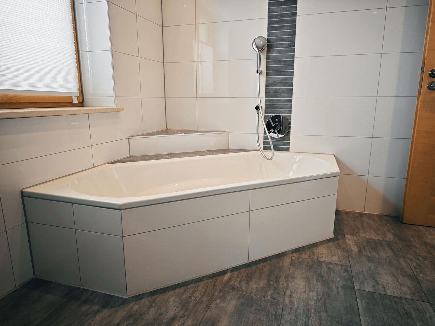 Predaj domu 144 m², pozemek 660 m², Burgkirchen a. d. Alz OT Hirten, Bavorsko Predaj domu 144 m², pozemek 660 m², Burgkirchen a. d. Alz OT Hirten, Bavorsko