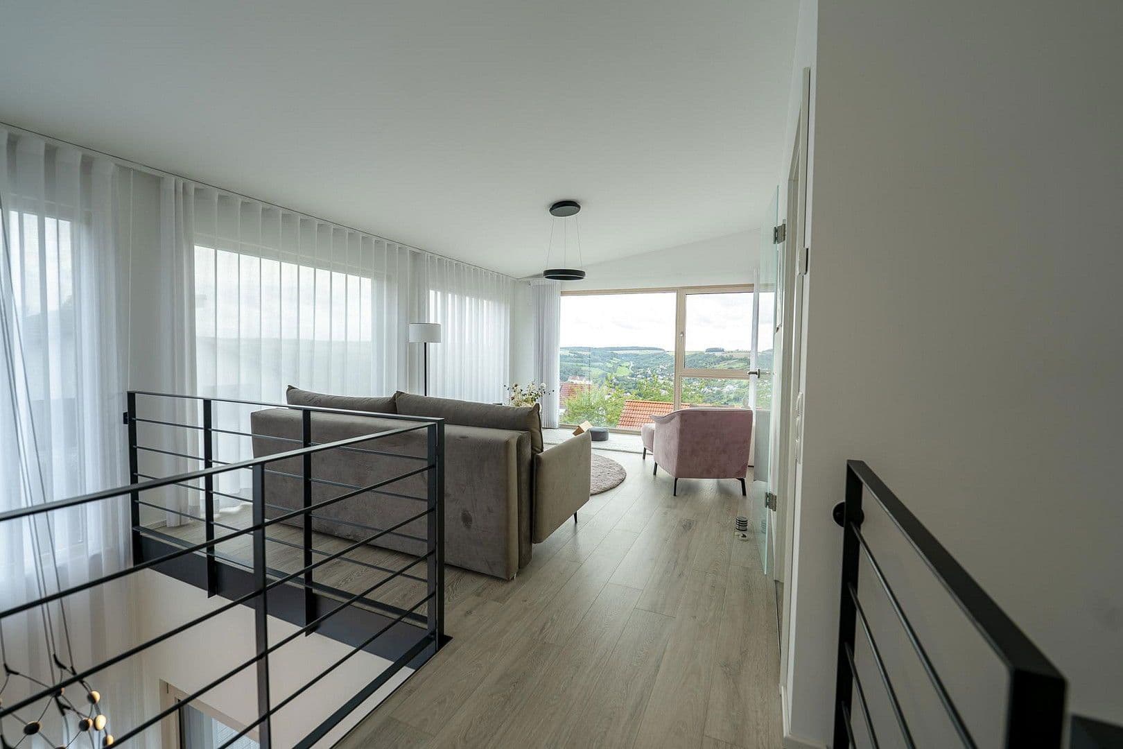 Predaj domu 251 m², pozemek 725 m², Niederstetten, Bádensko-Wurttembersko Predaj domu 251 m², pozemek 725 m², Niederstetten, Bádensko-Wurttembersko