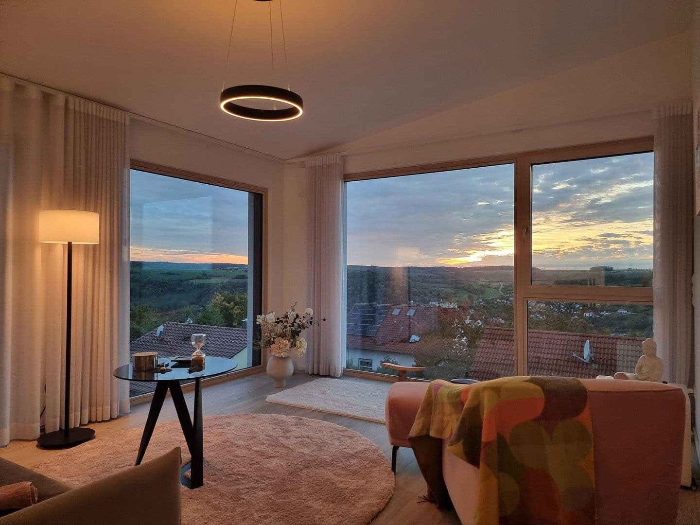 Predaj domu 251 m², pozemek 725 m², Niederstetten, Bádensko-Wurttembersko Predaj domu 251 m², pozemek 725 m², Niederstetten, Bádensko-Wurttembersko