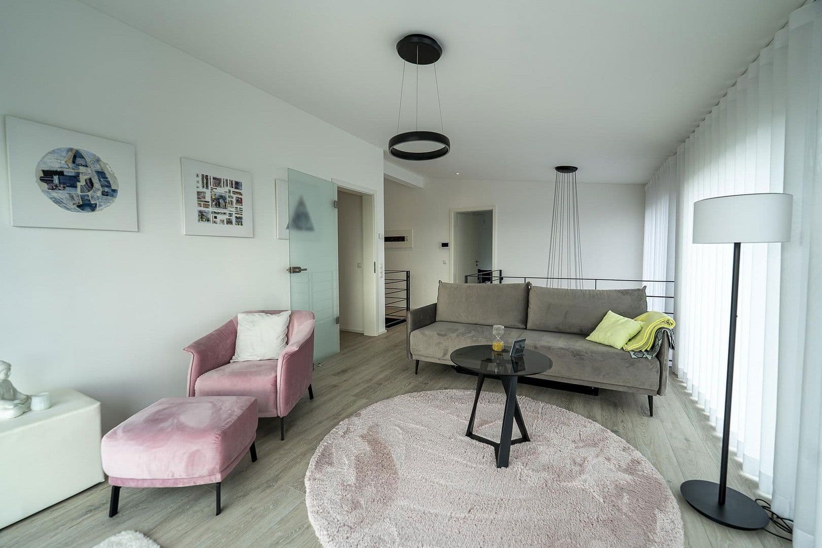 Predaj domu 251 m², pozemek 725 m², Niederstetten, Bádensko-Wurttembersko Predaj domu 251 m², pozemek 725 m², Niederstetten, Bádensko-Wurttembersko