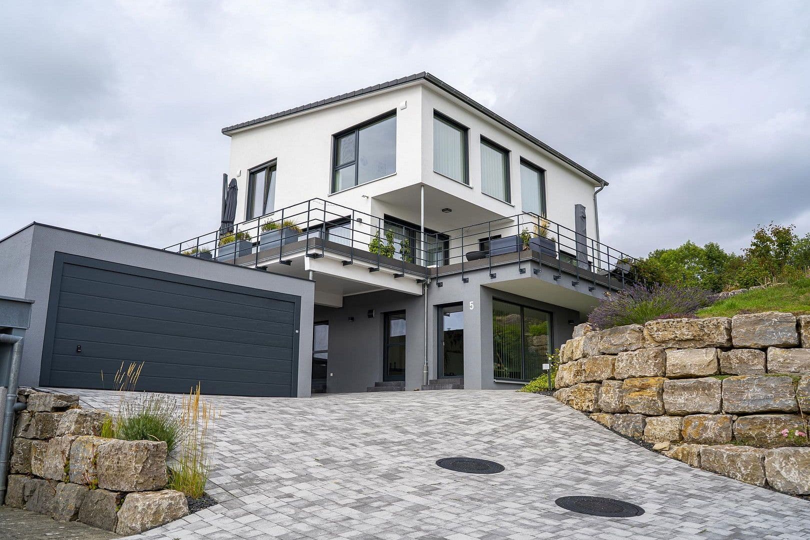 Predaj domu 251 m², pozemek 725 m², Niederstetten, Bádensko-Wurttembersko Predaj domu 251 m², pozemek 725 m², Niederstetten, Bádensko-Wurttembersko