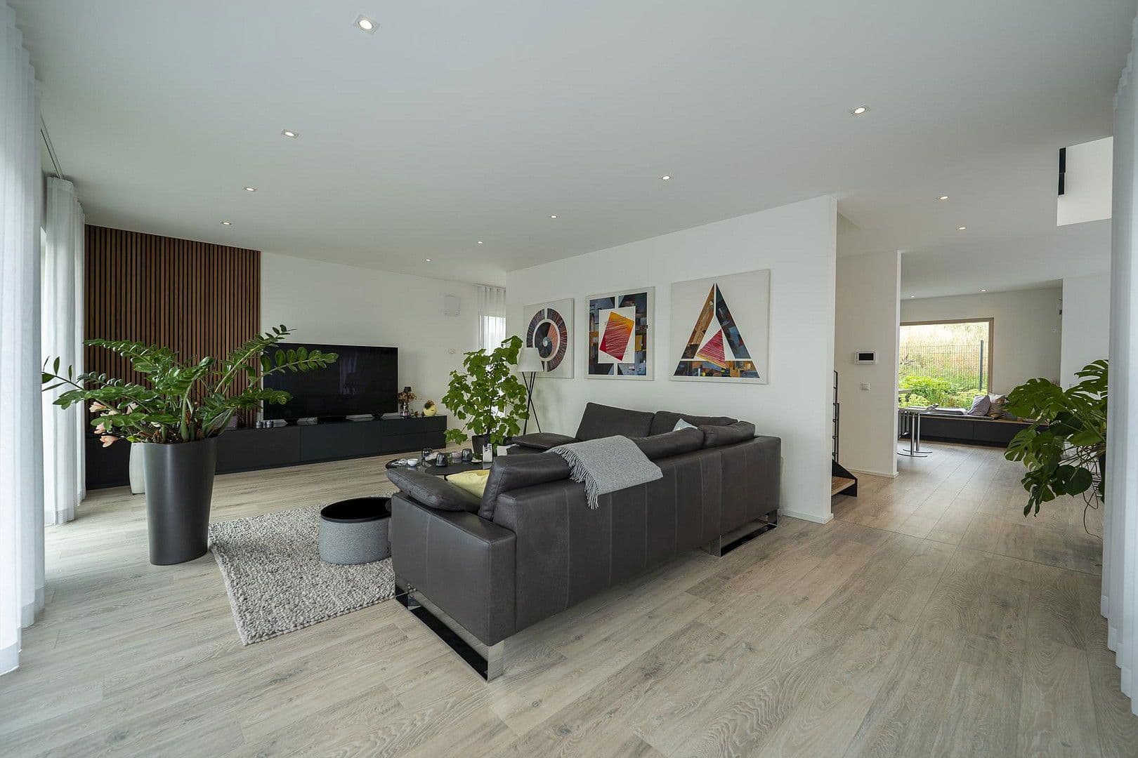 Predaj domu 251 m², pozemek 725 m², Niederstetten, Bádensko-Wurttembersko Predaj domu 251 m², pozemek 725 m², Niederstetten, Bádensko-Wurttembersko