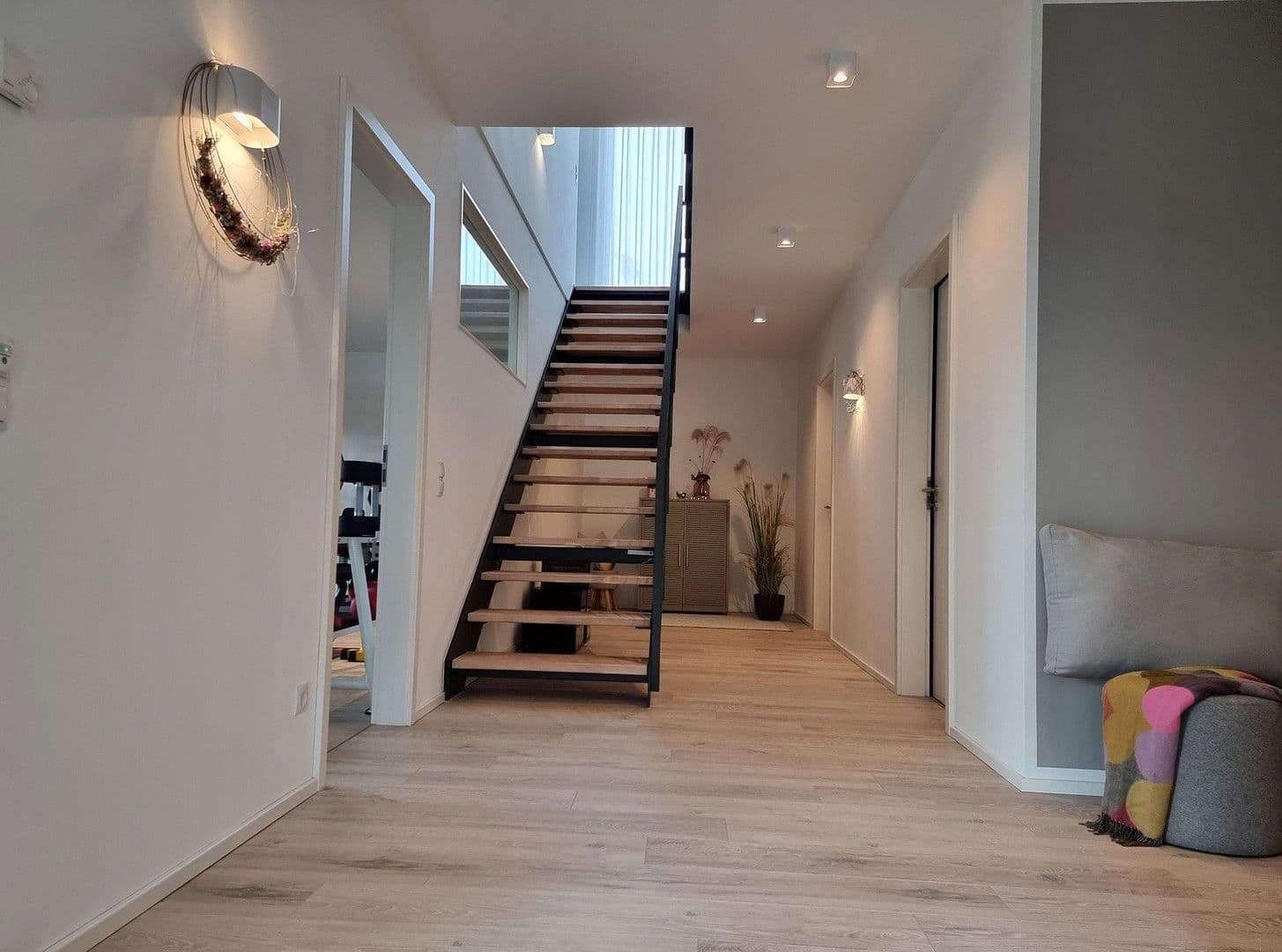 Predaj domu 251 m², pozemek 725 m², Niederstetten, Bádensko-Wurttembersko Predaj domu 251 m², pozemek 725 m², Niederstetten, Bádensko-Wurttembersko