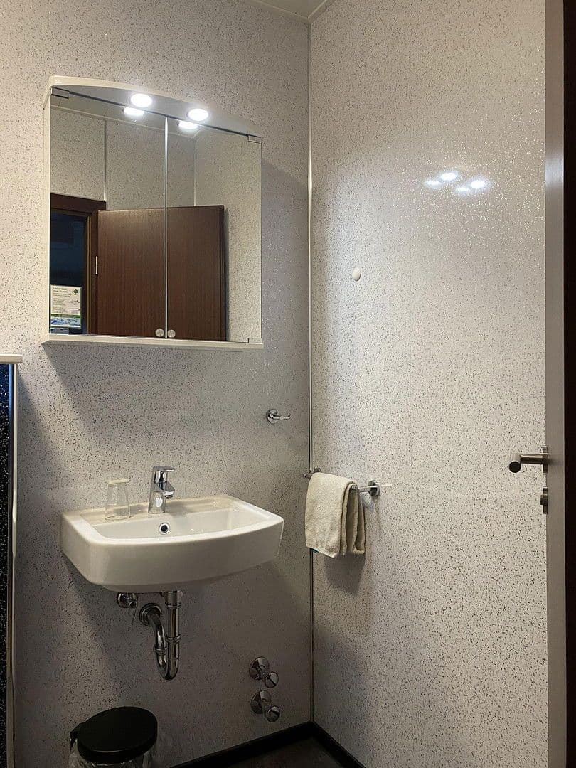 Predaj nebytového priestoru 3.500 m², Udostr. 72-74, Trier, Porýnie-Falcko Predaj nebytového priestoru 3.500 m², Udostr. 72-74, Trier, Porýnie-Falcko