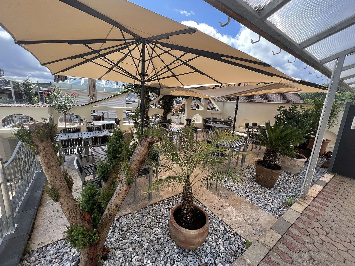 Predaj nebytového priestoru 3.500 m², Udostr. 72-74, Trier, Porýnie-Falcko Predaj nebytového priestoru 3.500 m², Udostr. 72-74, Trier, Porýnie-Falcko