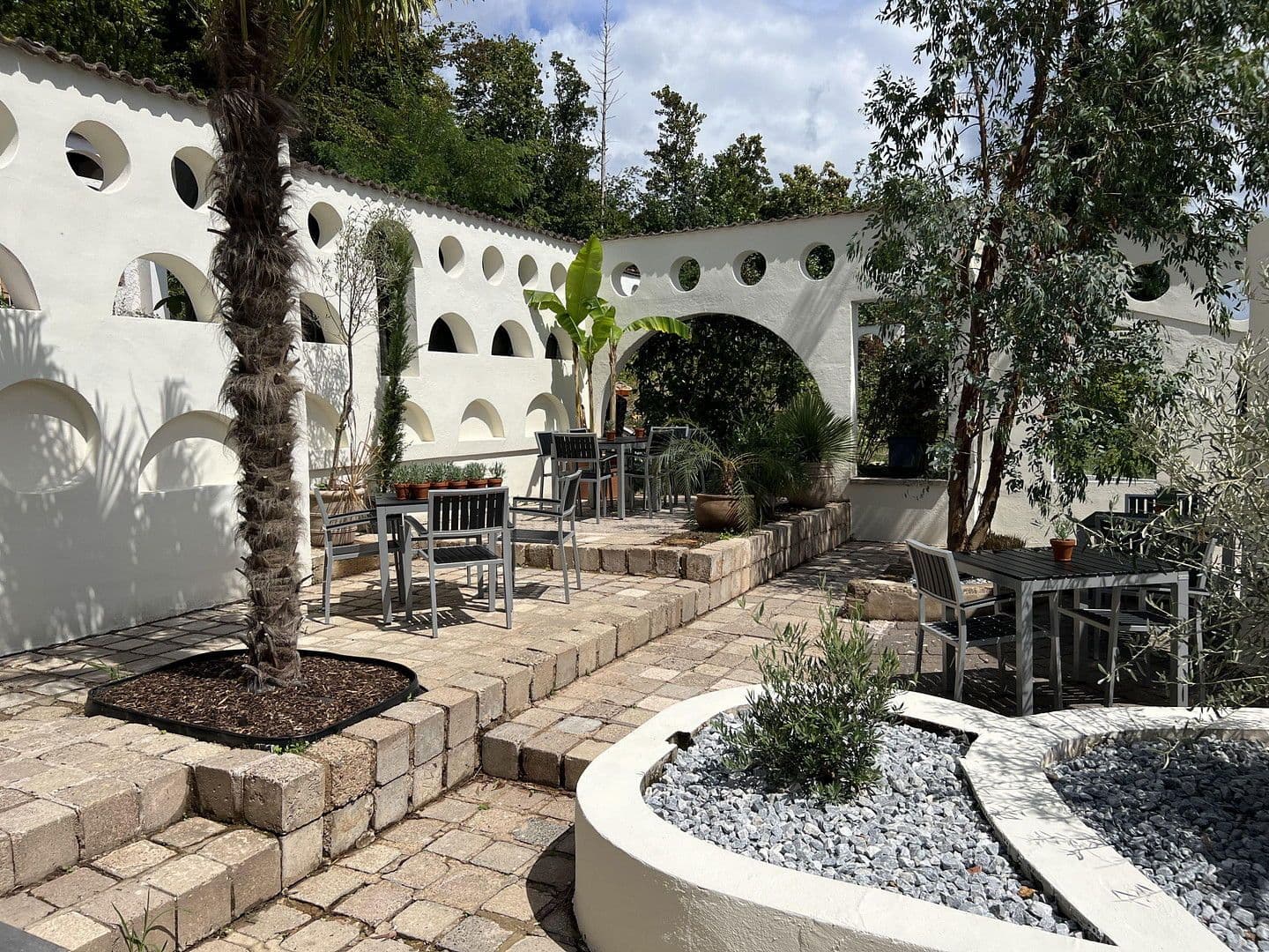 Predaj nebytového priestoru 3.500 m², Udostr. 72-74, Trier, Porýnie-Falcko Predaj nebytového priestoru 3.500 m², Udostr. 72-74, Trier, Porýnie-Falcko