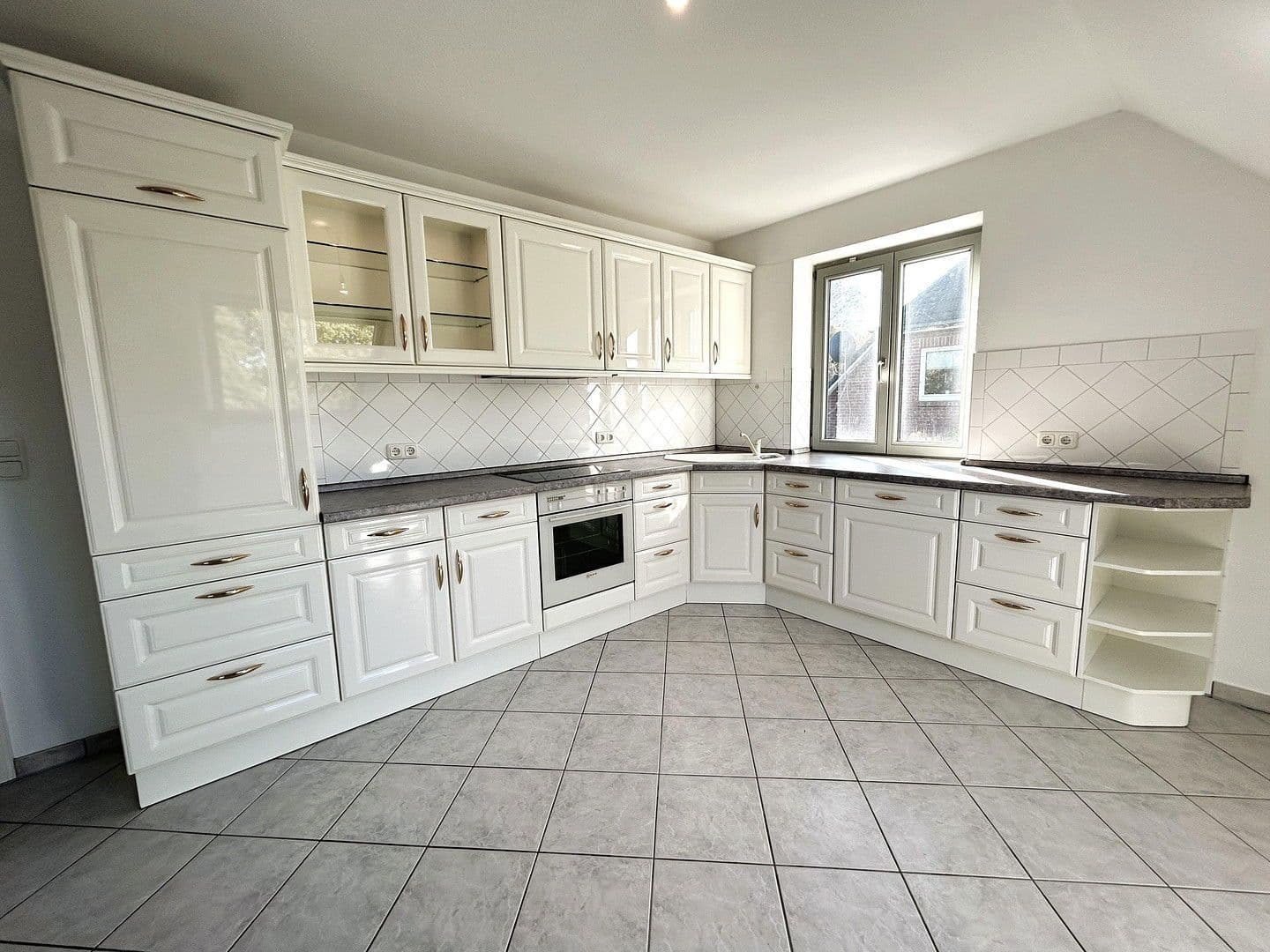 Predaj domu 324 m², pozemek 1.111 m², Mönkeberg, Šlezvicko-Holštajnsko Predaj domu 324 m², pozemek 1.111 m², Mönkeberg, Šlezvicko-Holštajnsko