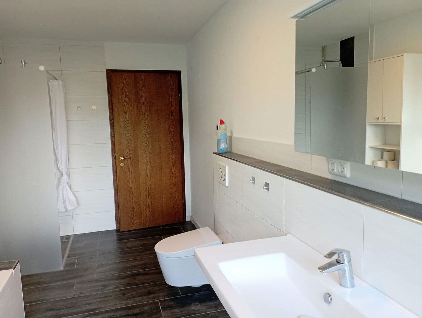 Prenájom bytu 4-izbový 166 m², Eltmann, Bavorsko Prenájom bytu 4-izbový 166 m², Eltmann, Bavorsko