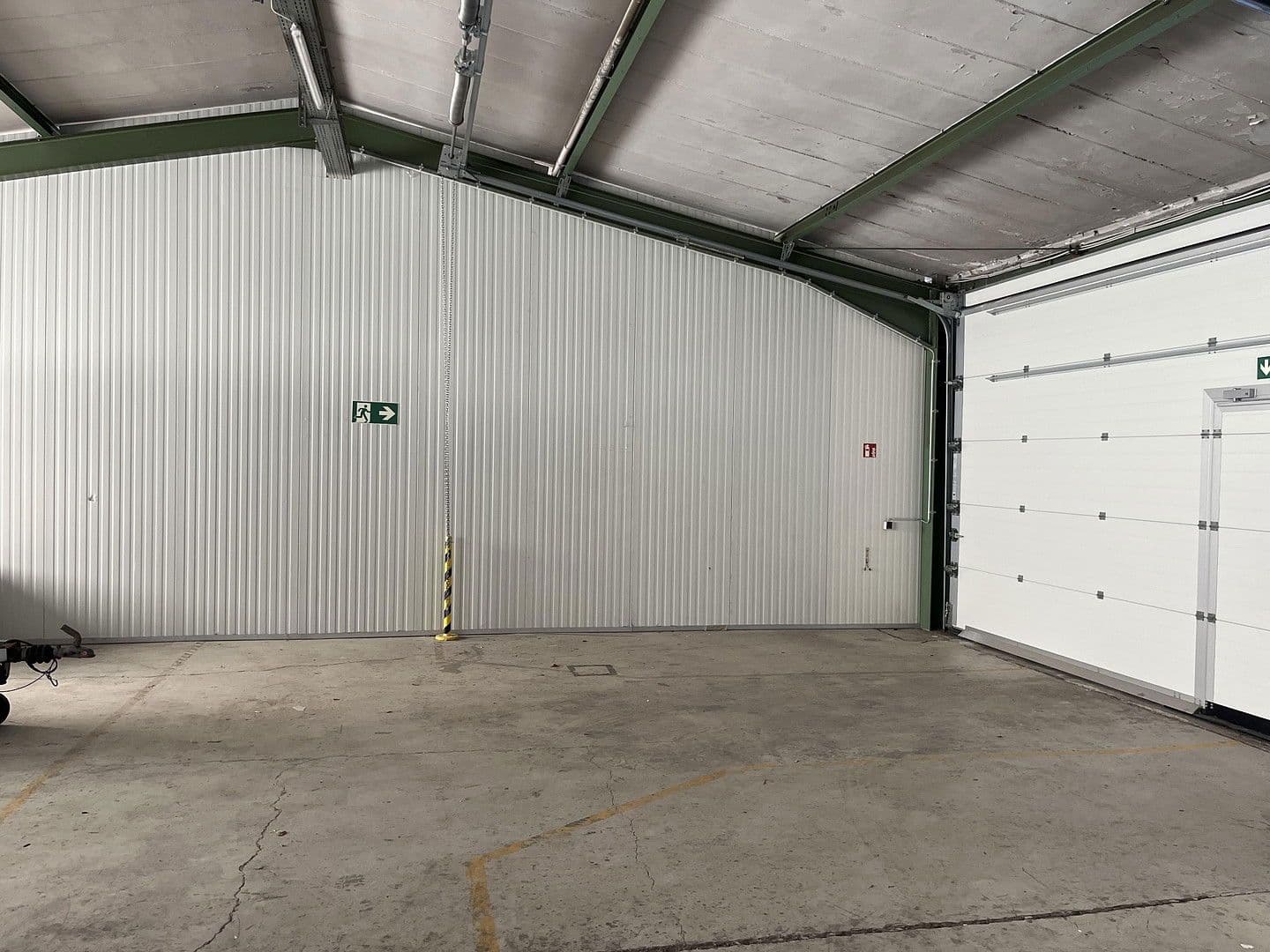 Prenájom nebytového priestoru 270 m², Dortmund, Severné Porýnie - Westfálsko Prenájom nebytového priestoru 270 m², Dortmund, Severné Porýnie - Westfálsko