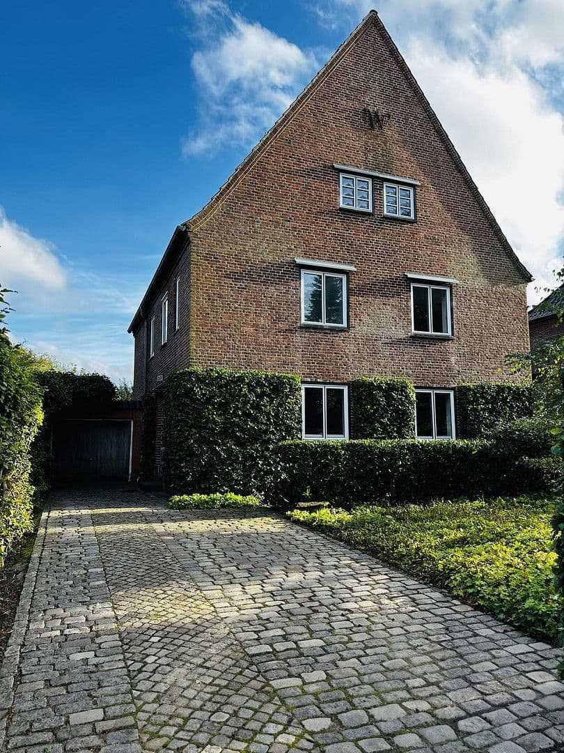 Predaj domu 240 m², pozemek 999 m², Flensburg, Šlezvicko-Holštajnsko Predaj domu 240 m², pozemek 999 m², Flensburg, Šlezvicko-Holštajnsko