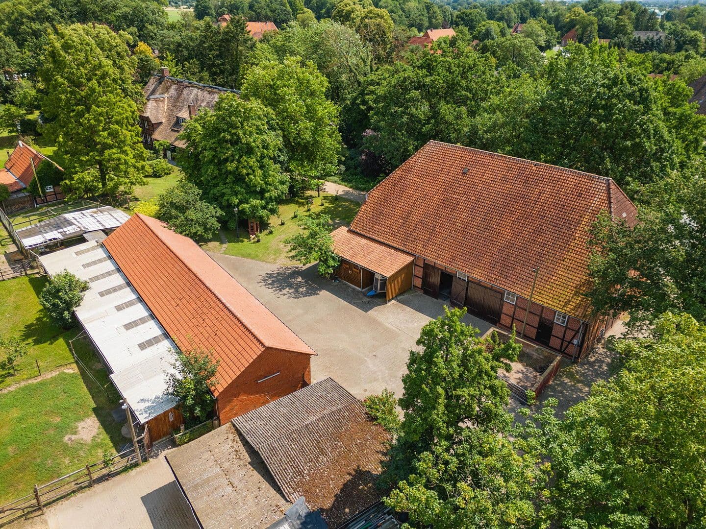 Predaj domu 683 m², pozemek 21.700 m², Bleckede, Dolné Sasko Predaj domu 683 m², pozemek 21.700 m², Bleckede, Dolné Sasko