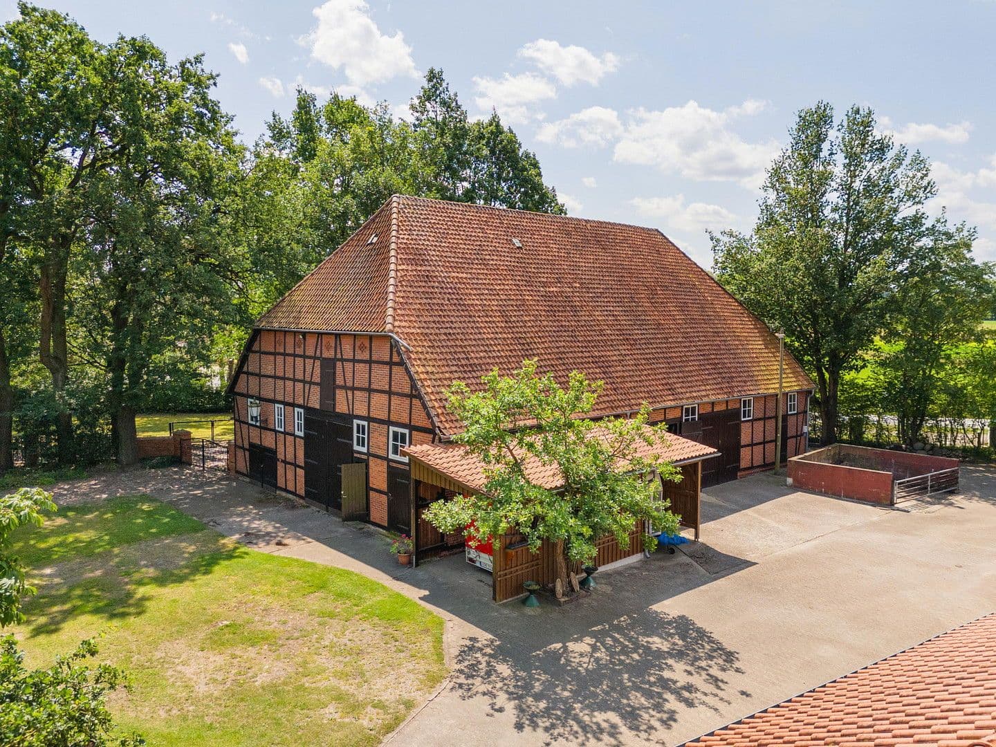 Predaj domu 683 m², pozemek 21.700 m², Bleckede, Dolné Sasko Predaj domu 683 m², pozemek 21.700 m², Bleckede, Dolné Sasko