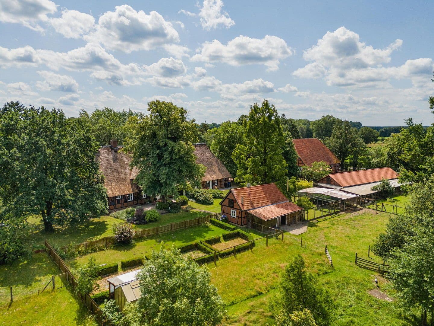 Predaj domu 683 m², pozemek 21.700 m², Bleckede, Dolné Sasko Predaj domu 683 m², pozemek 21.700 m², Bleckede, Dolné Sasko