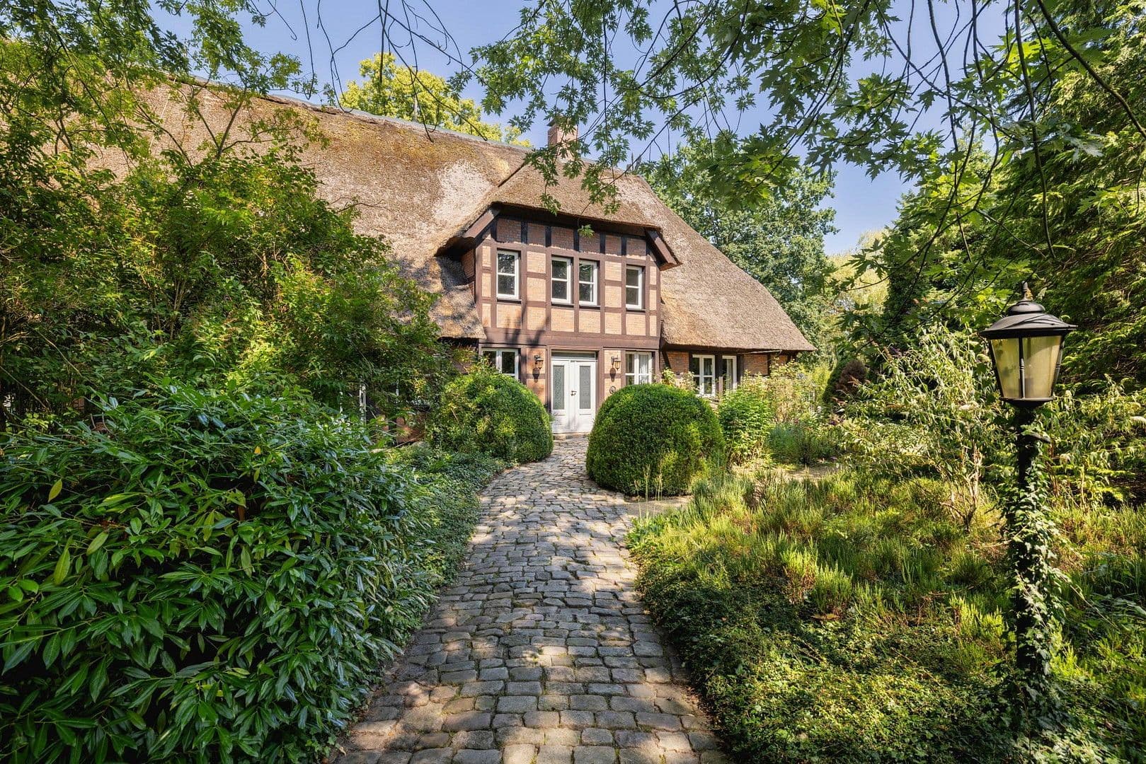 Predaj domu 683 m², pozemek 21.700 m², Bleckede, Dolné Sasko Predaj domu 683 m², pozemek 21.700 m², Bleckede, Dolné Sasko