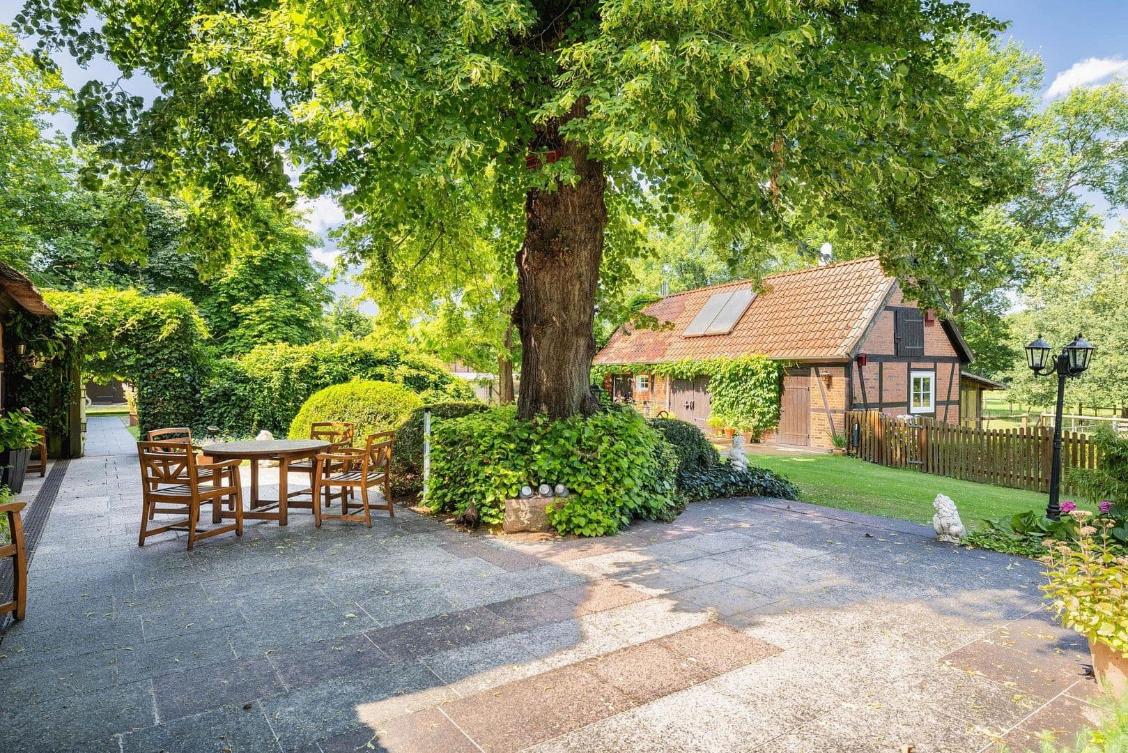 Predaj domu 683 m², pozemek 21.700 m², Bleckede, Dolné Sasko Predaj domu 683 m², pozemek 21.700 m², Bleckede, Dolné Sasko