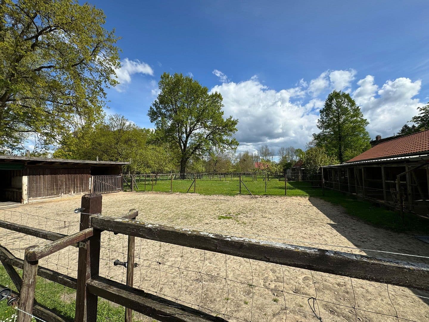 Predaj domu 683 m², pozemek 21.700 m², Bleckede, Dolné Sasko Predaj domu 683 m², pozemek 21.700 m², Bleckede, Dolné Sasko