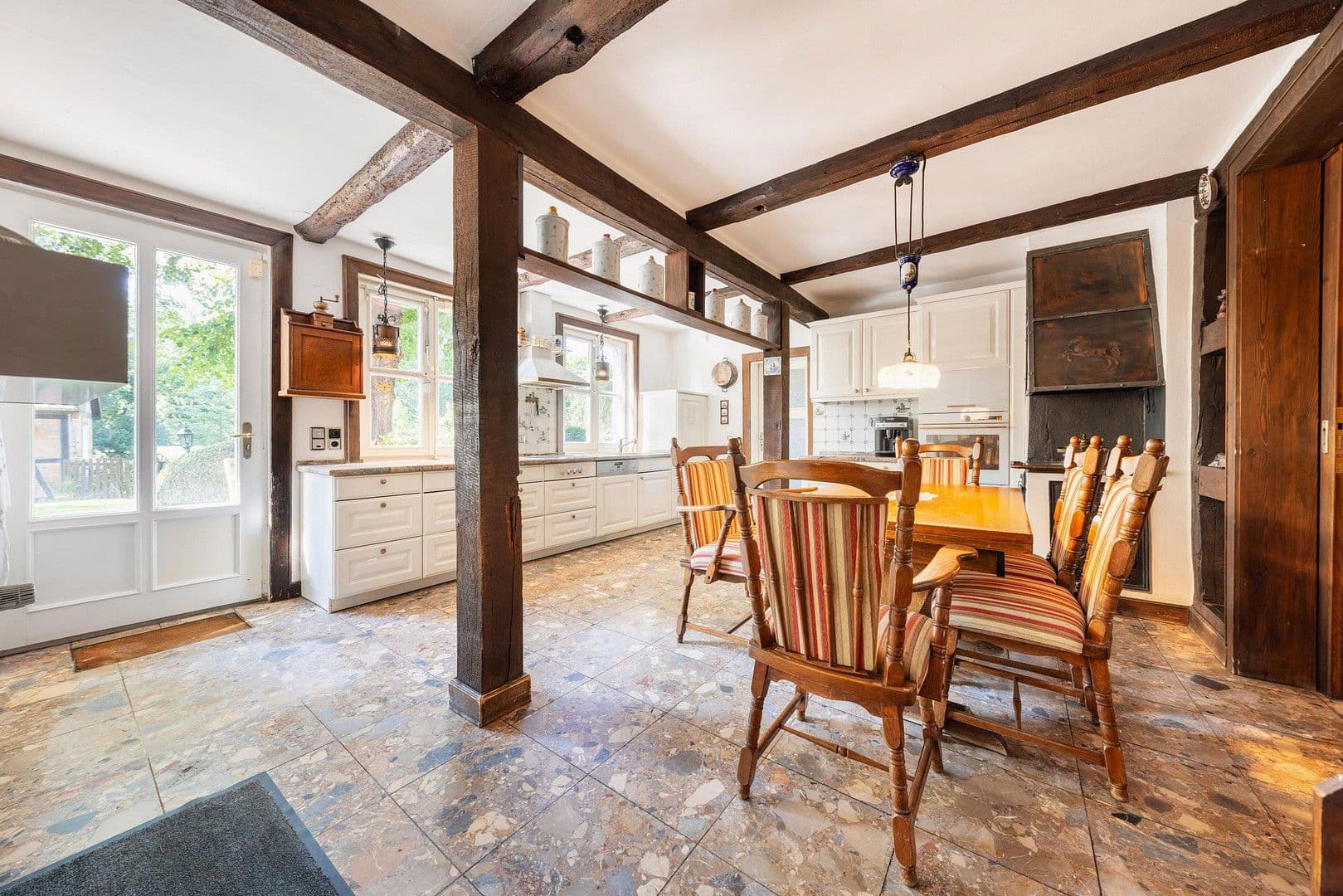 Predaj domu 683 m², pozemek 21.700 m², Bleckede, Dolné Sasko Predaj domu 683 m², pozemek 21.700 m², Bleckede, Dolné Sasko