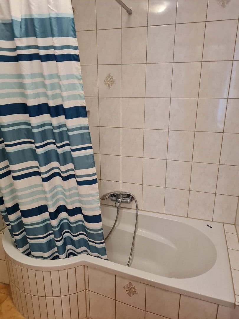 Prenájom bytu 3-izbový 64 m², Gelnhausen, Hesensko Prenájom bytu 3-izbový 64 m², Gelnhausen, Hesensko