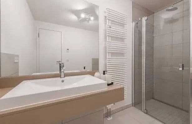 Prenájom bytu 2-izbový 59 m², Europa-Allee 2, Frankfurt am Main, Hesensko Prenájom bytu 2-izbový 59 m², Europa-Allee 2, Frankfurt am Main, Hesensko