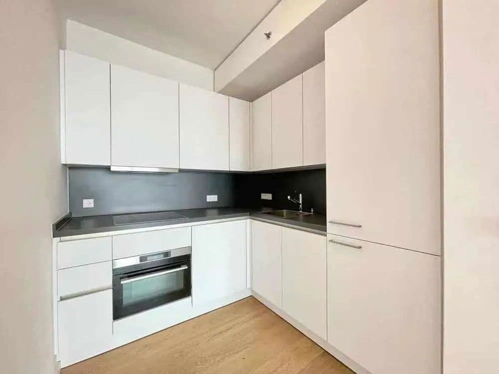 Prenájom bytu 2-izbový 59 m², Europa-Allee 2, Frankfurt am Main, Hesensko Prenájom bytu 2-izbový 59 m², Europa-Allee 2, Frankfurt am Main, Hesensko