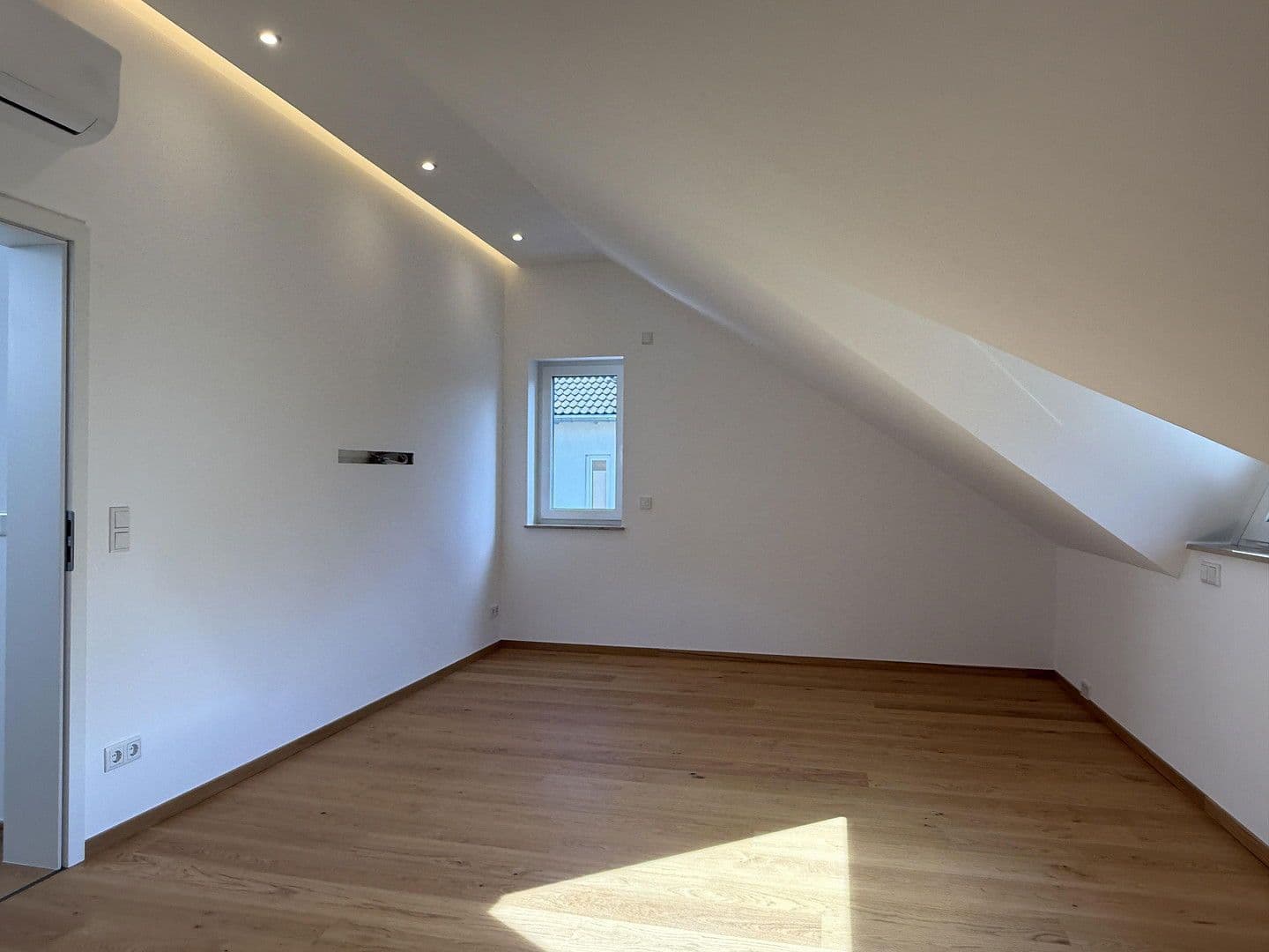 Prenájom domu 130 m², pozemek 250 m², Bad Köstritz, Durínsko Prenájom domu 130 m², pozemek 250 m², Bad Köstritz, Durínsko