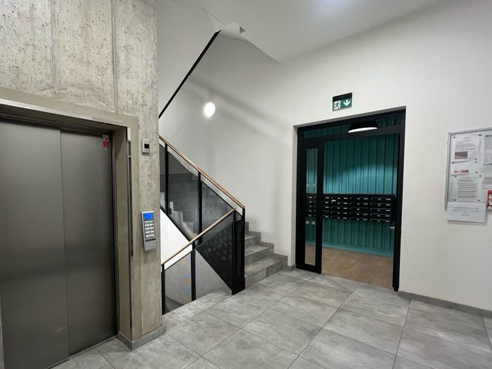 Prenájom bytu 1-izbový 36 m², Počernická, Praha, Praha Prenájom bytu 1-izbový 36 m², Počernická, Praha, Praha