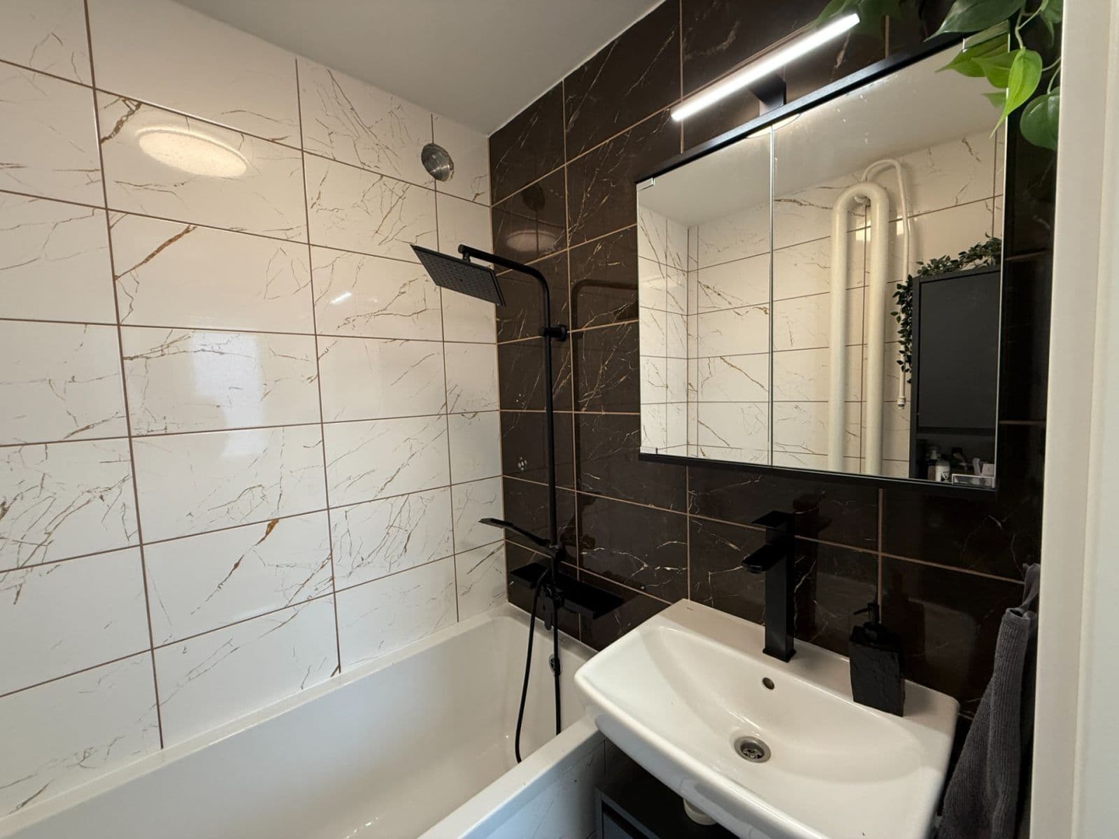 Predaj bytu 3-izbový 74 m², Železničářská, Plzeň, Plzeňský kraj Predaj bytu 3-izbový 74 m², Železničářská, Plzeň, Plzeňský kraj