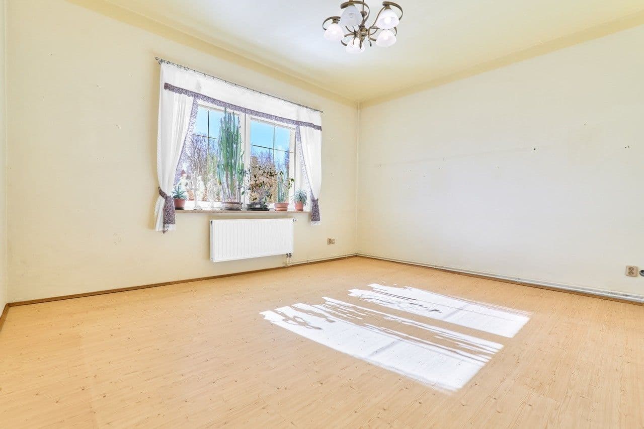 Prenájom bytu 3-izbový 89 m², Nerudova, Karlovy Vary, Karlovarský kraj Prenájom bytu 3-izbový 89 m², Nerudova, Karlovy Vary, Karlovarský kraj