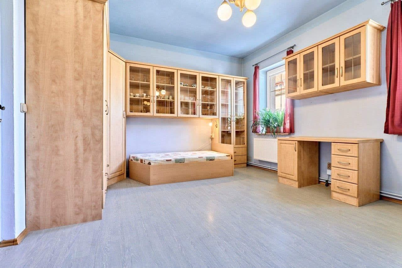 Prenájom bytu 3-izbový 89 m², Nerudova, Karlovy Vary, Karlovarský kraj Prenájom bytu 3-izbový 89 m², Nerudova, Karlovy Vary, Karlovarský kraj