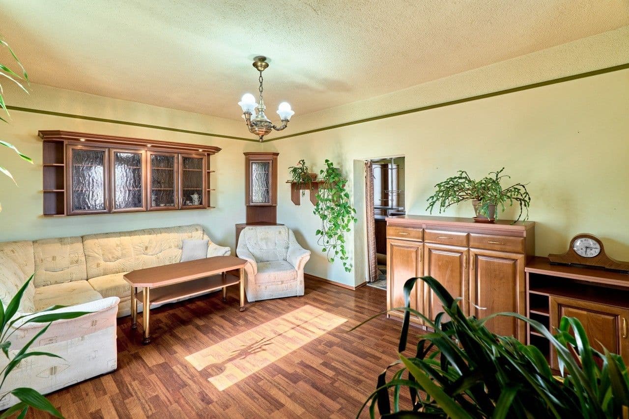 Prenájom bytu 3-izbový 89 m², Nerudova, Karlovy Vary, Karlovarský kraj Prenájom bytu 3-izbový 89 m², Nerudova, Karlovy Vary, Karlovarský kraj