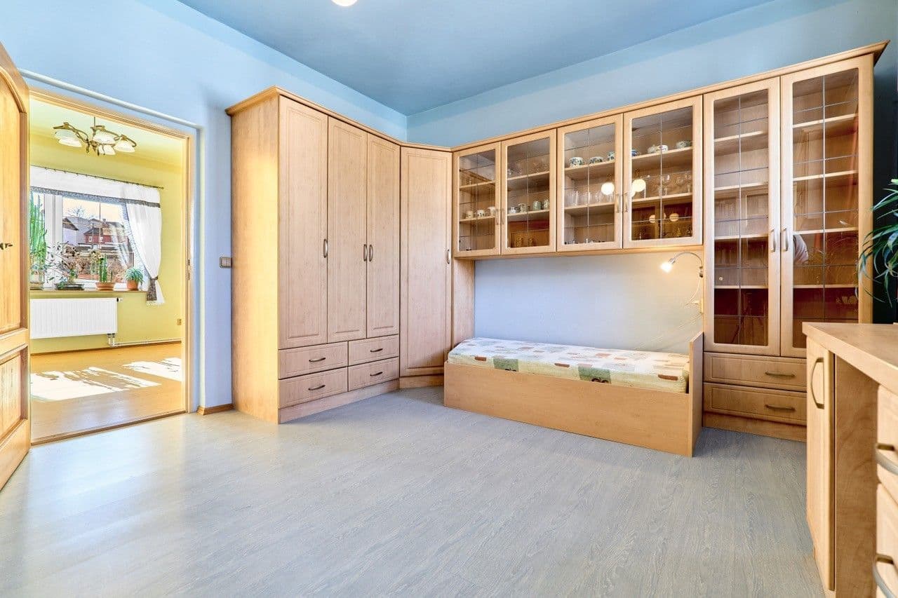 Prenájom bytu 3-izbový 89 m², Nerudova, Karlovy Vary, Karlovarský kraj Prenájom bytu 3-izbový 89 m², Nerudova, Karlovy Vary, Karlovarský kraj