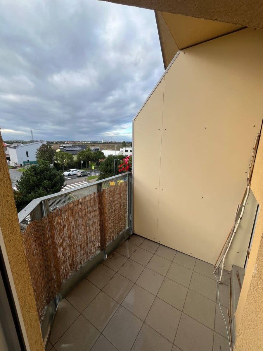 Prenájom bytu 2-izbový 92 m², Semilská, Praha, Praha Prenájom bytu 2-izbový 92 m², Semilská, Praha, Praha