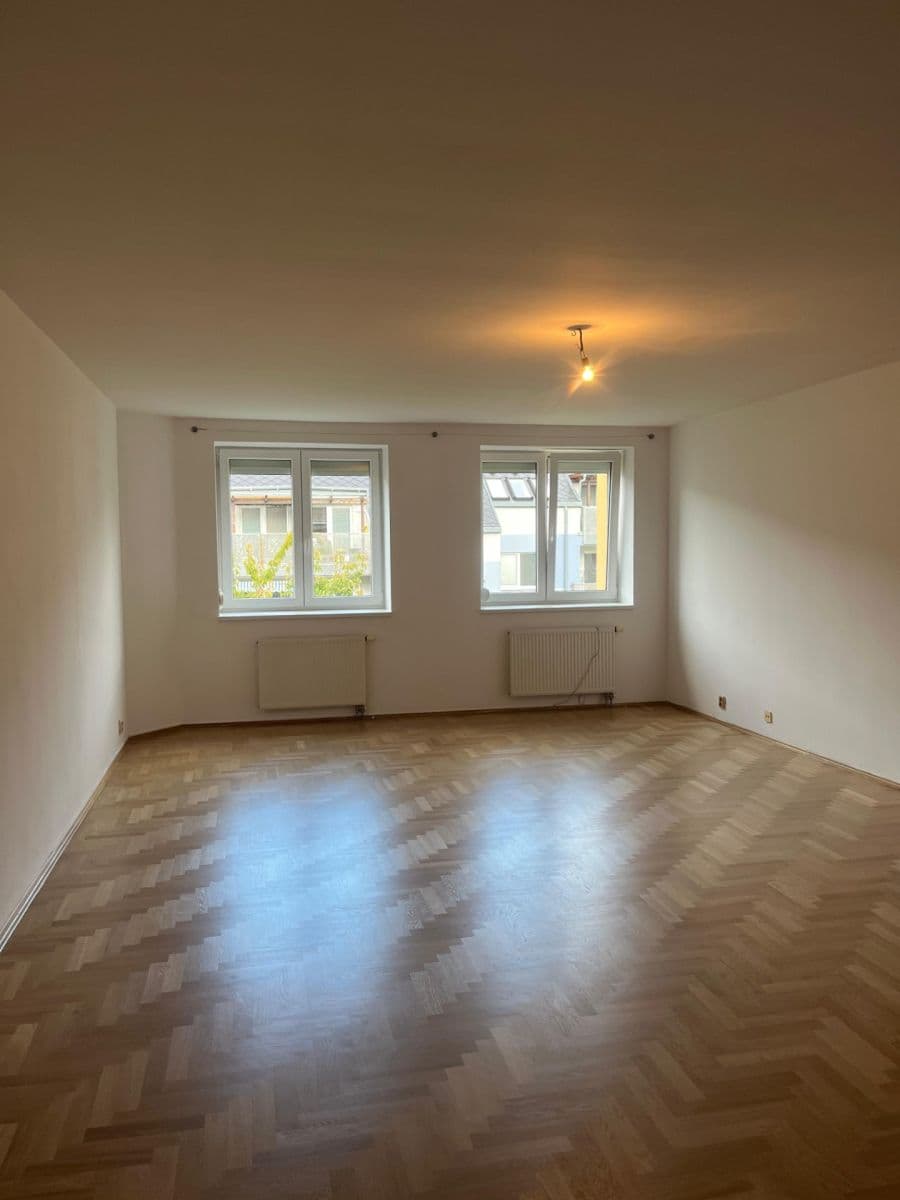 Prenájom bytu 2-izbový 92 m², Semilská, Praha, Praha Prenájom bytu 2-izbový 92 m², Semilská, Praha, Praha