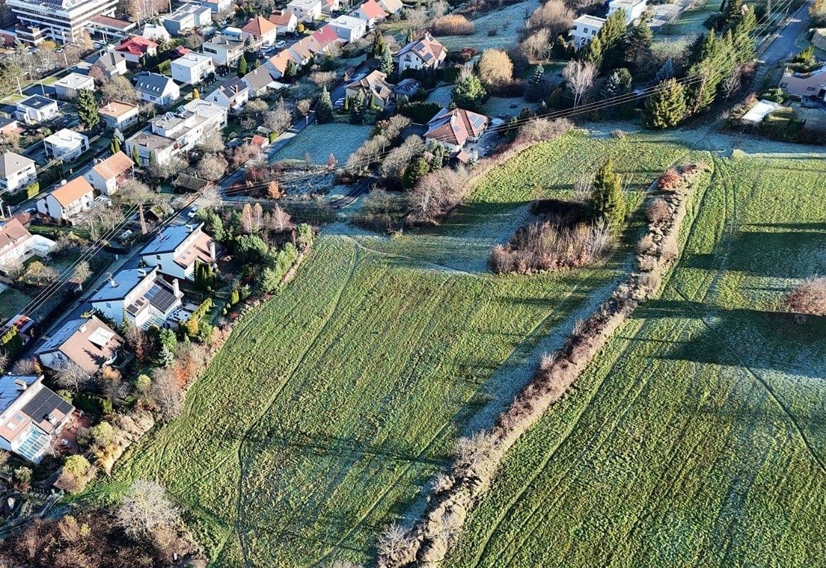 Predaj pozemku 11.240 m², Zlín, Zlínský kraj Predaj pozemku 11.240 m², Zlín, Zlínský kraj