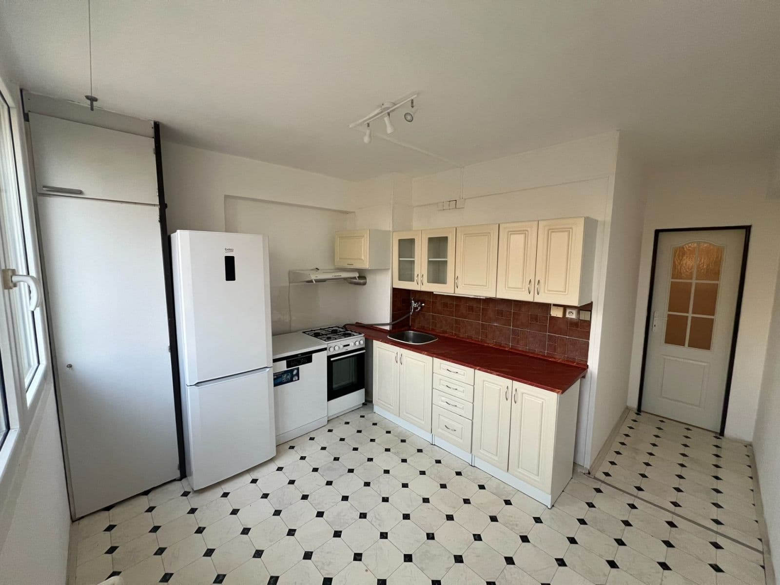 Prenájom bytu 2-izbový 64 m², Čechovy sady, Kolín, Středočeský kraj Prenájom bytu 2-izbový 64 m², Čechovy sady, Kolín, Středočeský kraj