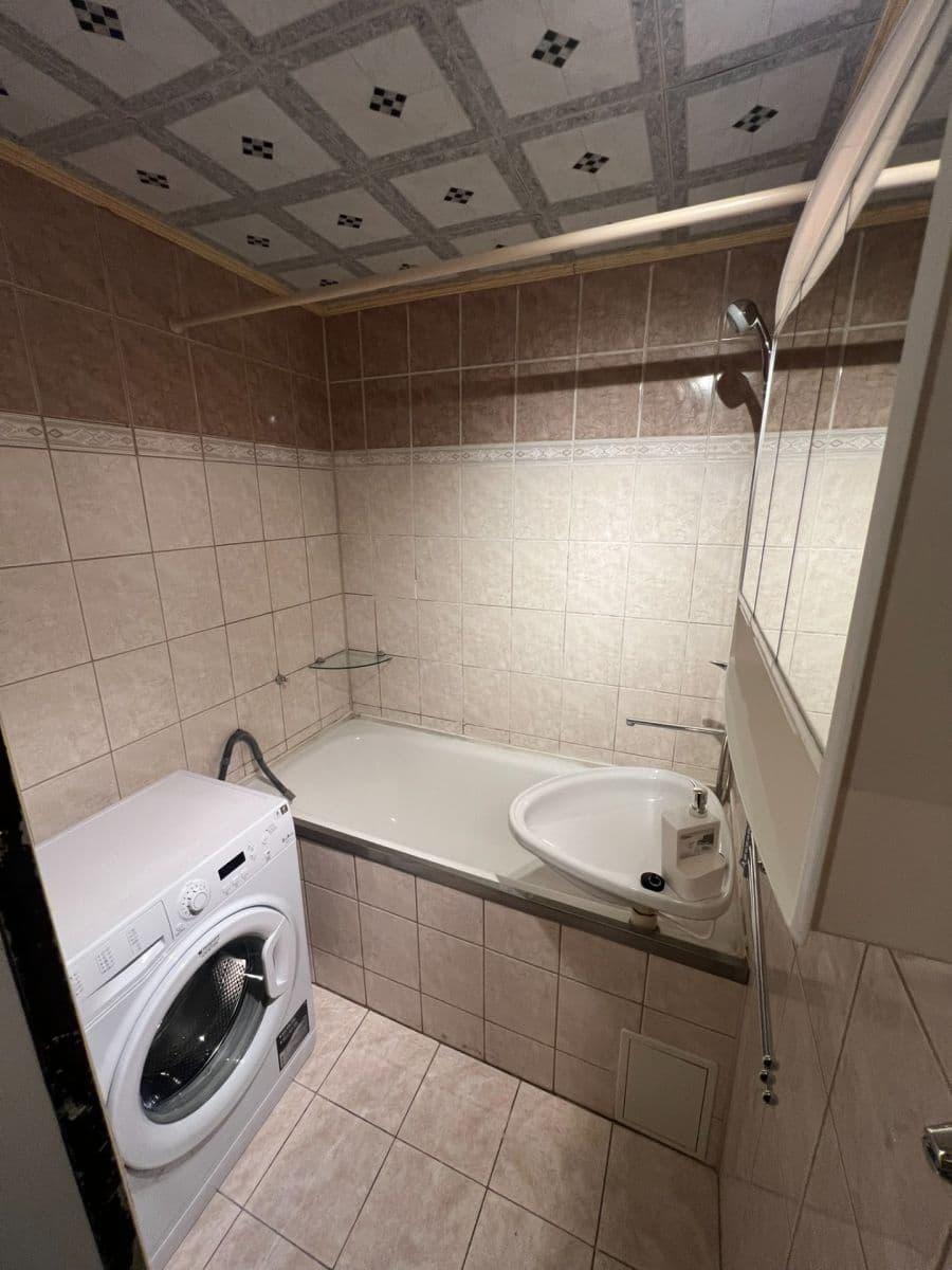 Prenájom bytu 2-izbový 64 m², Čechovy sady, Kolín, Středočeský kraj Prenájom bytu 2-izbový 64 m², Čechovy sady, Kolín, Středočeský kraj