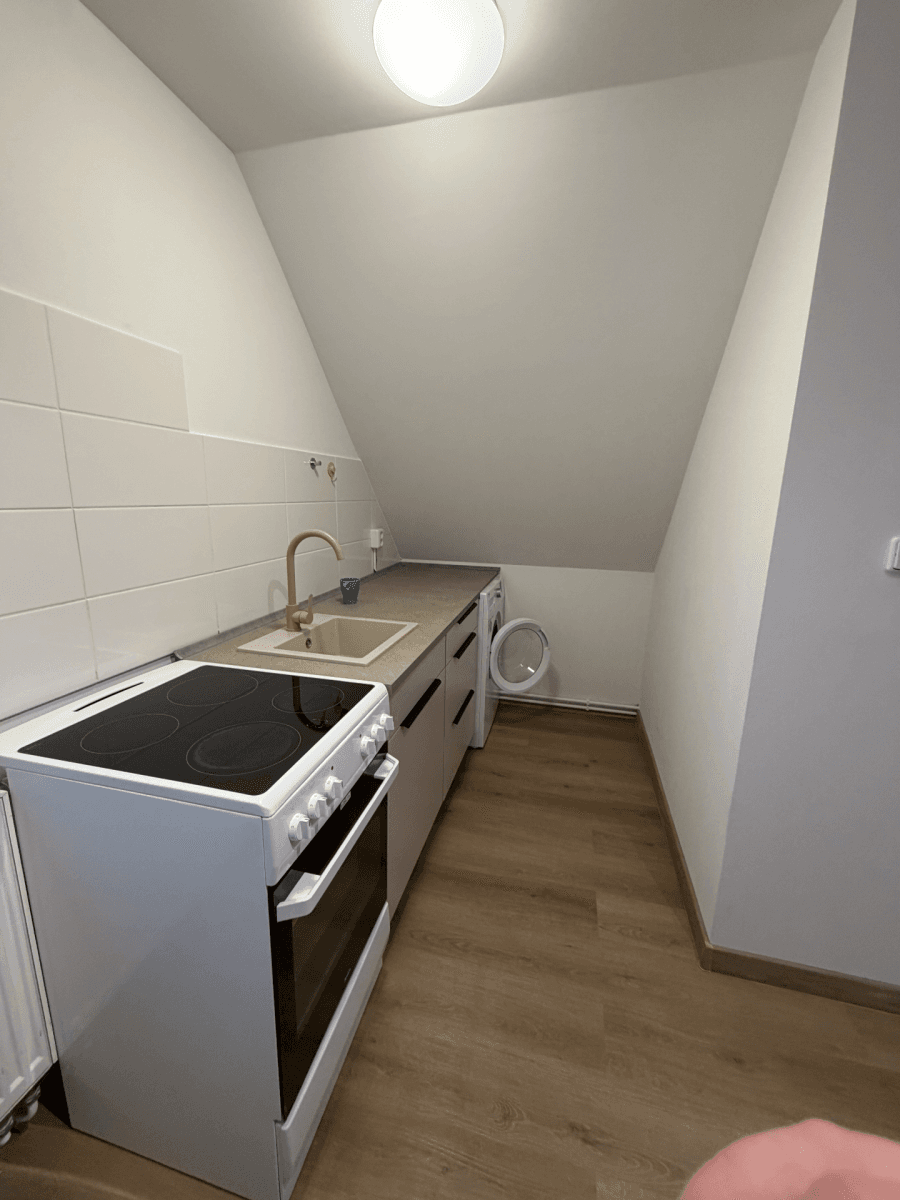 Prenájom bytu 1-izbový 36 m², Halenkovská, Praha, Praha Prenájom bytu 1-izbový 36 m², Halenkovská, Praha, Praha