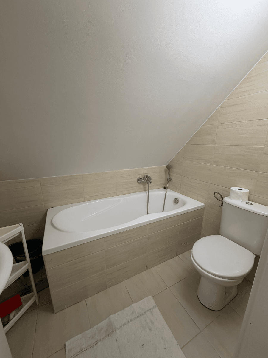 Prenájom bytu 1-izbový 36 m², Halenkovská, Praha, Praha Prenájom bytu 1-izbový 36 m², Halenkovská, Praha, Praha