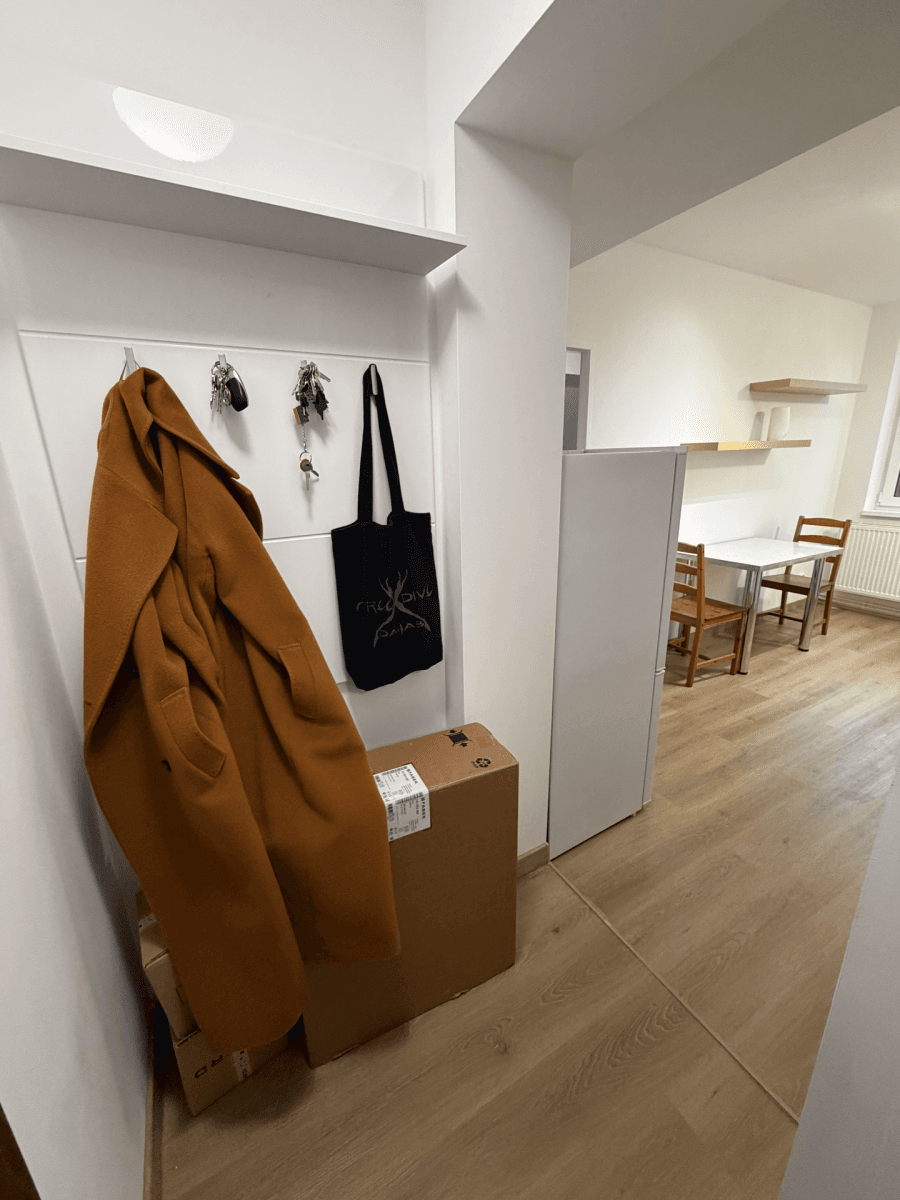 Prenájom bytu 1-izbový 36 m², Halenkovská, Praha, Praha Prenájom bytu 1-izbový 36 m², Halenkovská, Praha, Praha