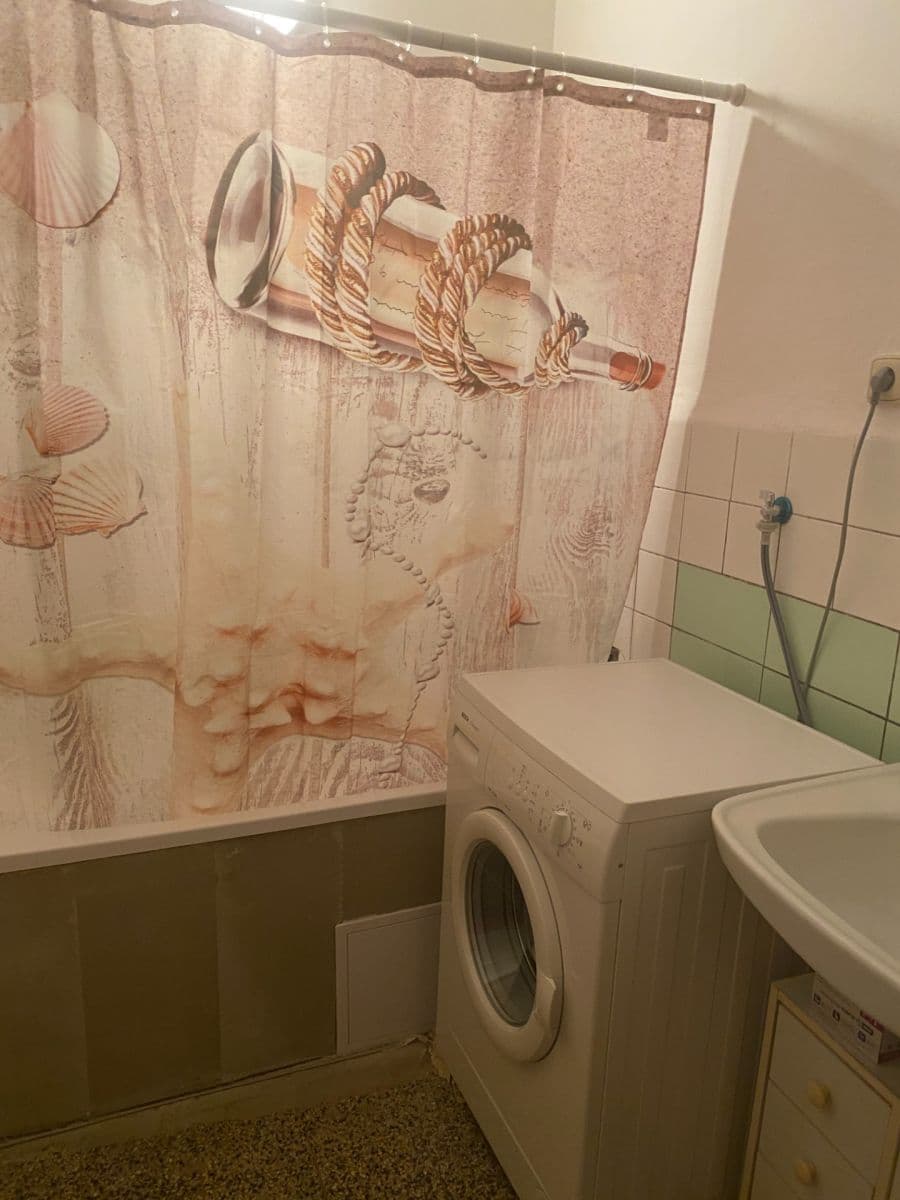 Prenájom bytu 2-izbový 56 m², Počátecká, Praha, Praha Prenájom bytu 2-izbový 56 m², Počátecká, Praha, Praha