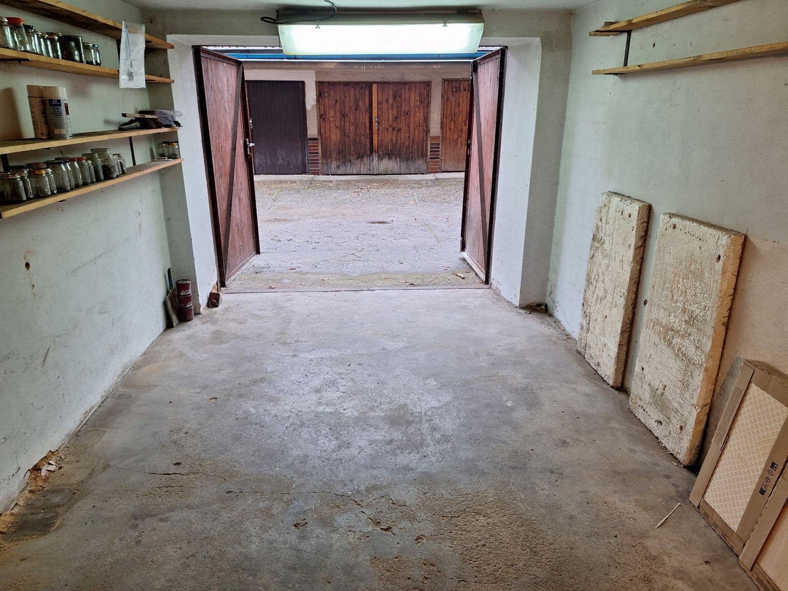 Prenájom garáže 11 m², Nad Buďánkami Ⅱ, Praha, Praha Prenájom garáže 11 m², Nad Buďánkami Ⅱ, Praha, Praha