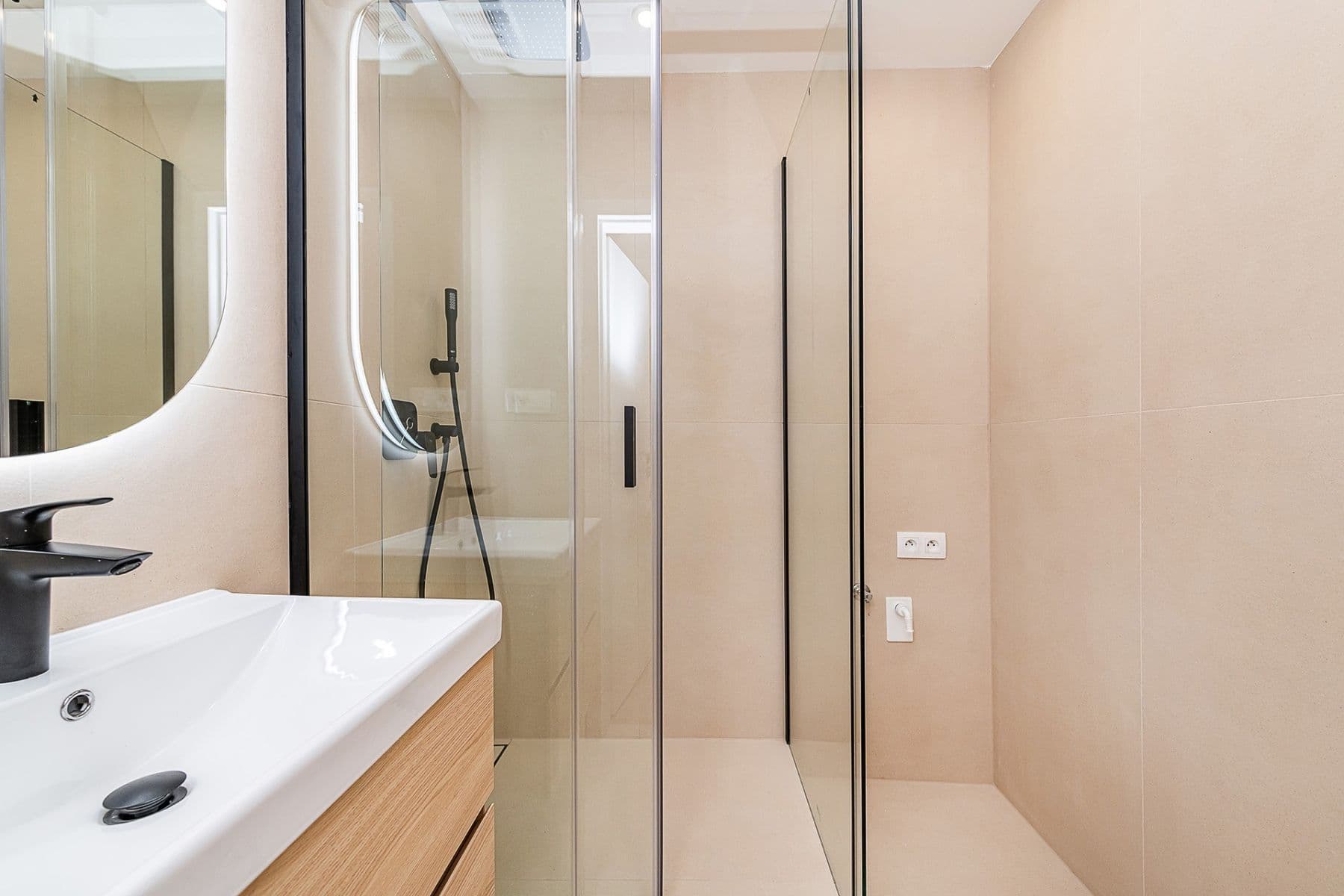 Predaj bytu 5-izbový 95 m², Pražského, Praha, Praha Predaj bytu 5-izbový 95 m², Pražského, Praha, Praha