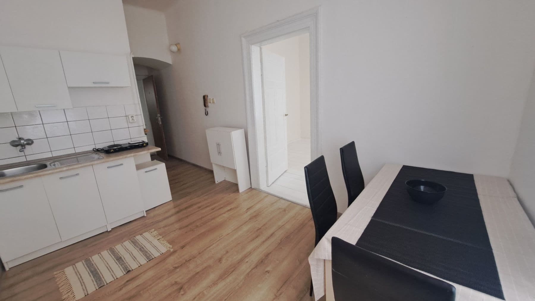 Prenájom bytu 1-izbový 46 m², Tylova, Plzeň, Plzeňský kraj Prenájom bytu 1-izbový 46 m², Tylova, Plzeň, Plzeňský kraj