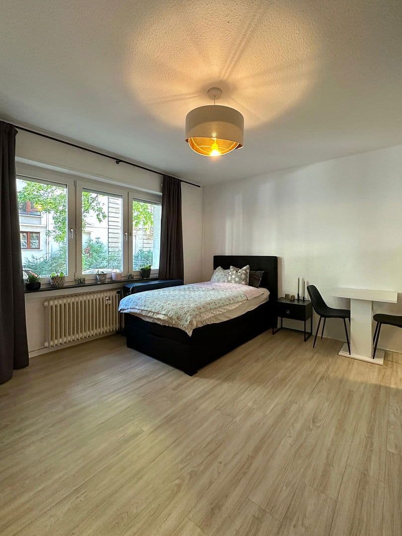 Prenájom bytu 1-izbový 32 m², Kronberger Straße 7, Frankfurt am Main, Hesensko Prenájom bytu 1-izbový 32 m², Kronberger Straße 7, Frankfurt am Main, Hesensko