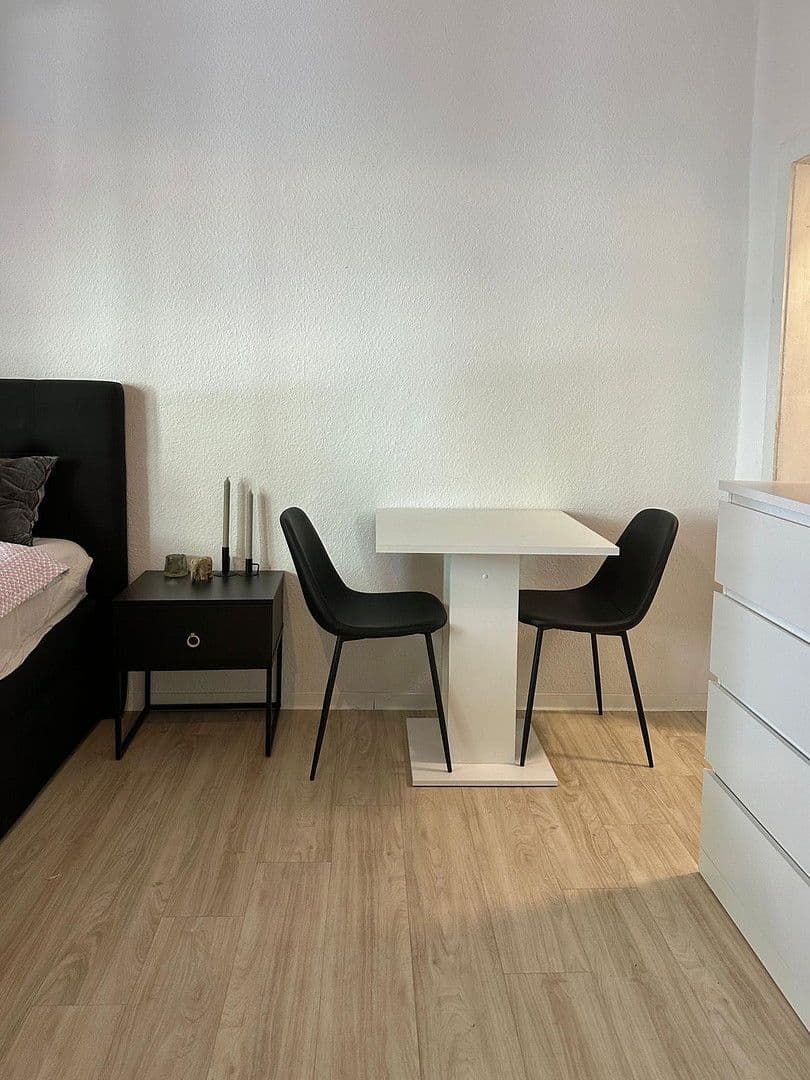 Prenájom bytu 1-izbový 32 m², Kronberger Straße 7, Frankfurt am Main, Hesensko Prenájom bytu 1-izbový 32 m², Kronberger Straße 7, Frankfurt am Main, Hesensko