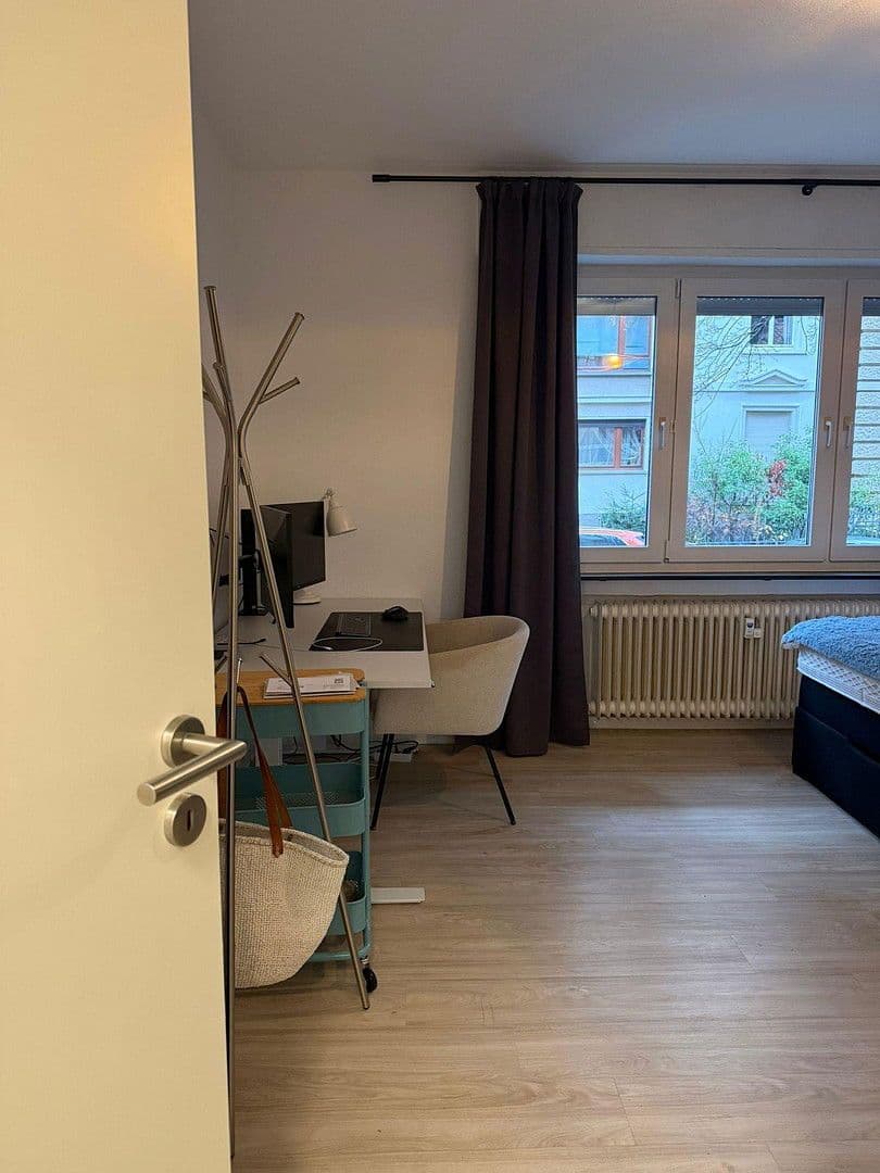 Prenájom bytu 1-izbový 32 m², Kronberger Straße 7, Frankfurt am Main, Hesensko Prenájom bytu 1-izbový 32 m², Kronberger Straße 7, Frankfurt am Main, Hesensko